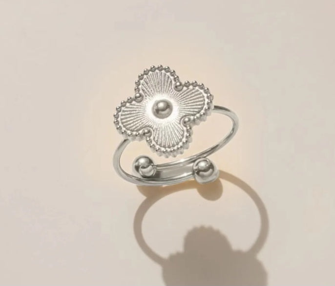 CLOVER Ring