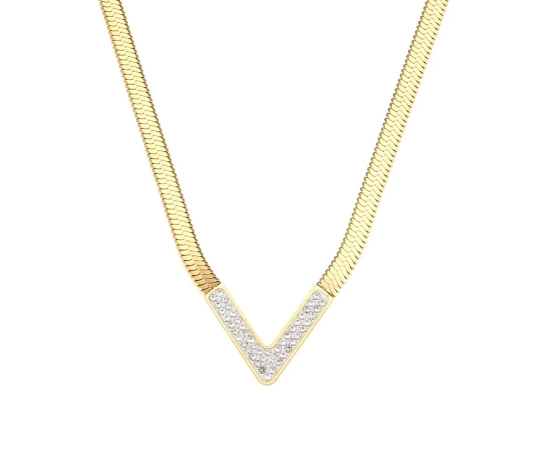 YAMNA V-Shape Chain Necklace