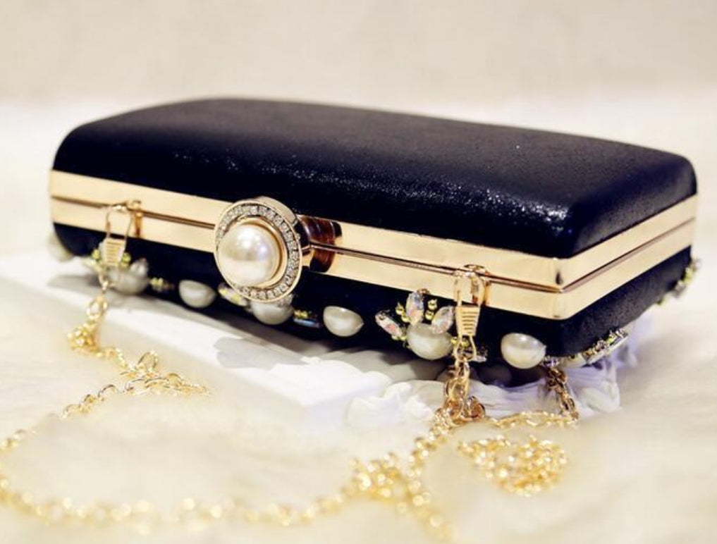 Black Vintage Style Clutch - Zoha Los Angeles